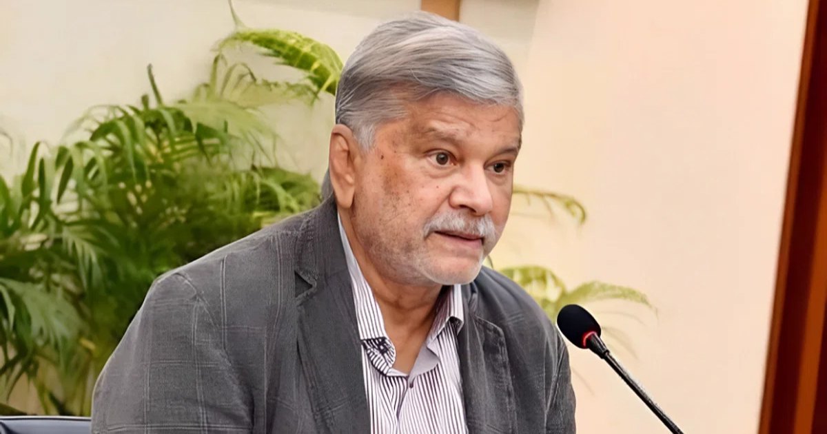 সাংবাদিক হয়ে উকিলের মতো প্রশ্ন করবেন না