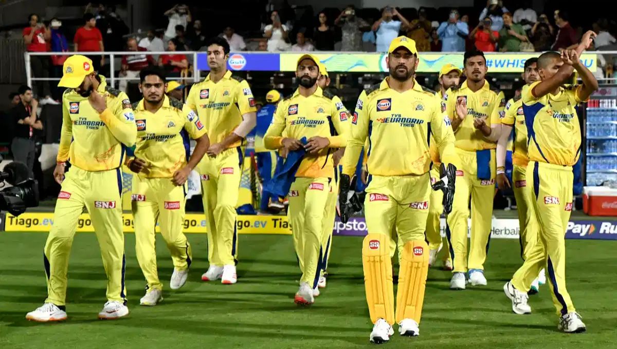 ‘এভাবে চলতে থাকলে ধোনি নিষিদ্ধ হবে’