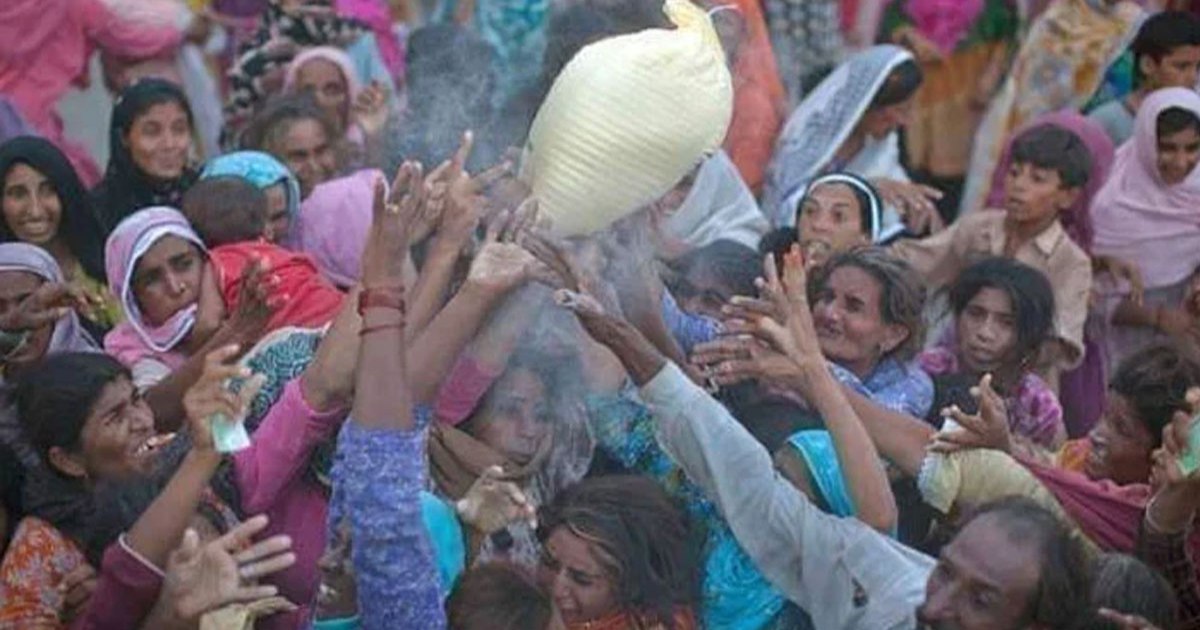 পাকিস্তানে বিনামূল্যে আটা নিতে গিয়ে নিহত ২, আহত ৫৬