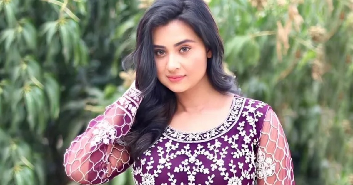 বঙ্গবাজারে ভয়াবহ অগ্নিকাণ্ড নিয়ে বুবলীর পোস্ট