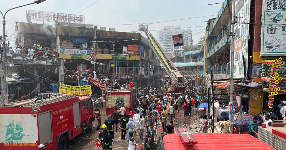 অধিক ঝুঁকিপূর্ণ মার্কেট ভাঙা হবে ঈদের পর: মেয়র তাপস