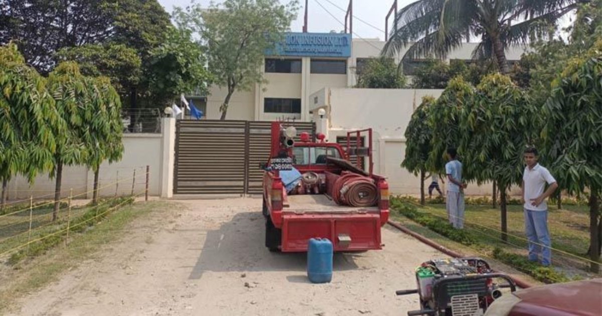 রূপগঞ্জে স্যালাইন কারখানায় আগুন শর্টসার্কিট থেকে লেগেছে