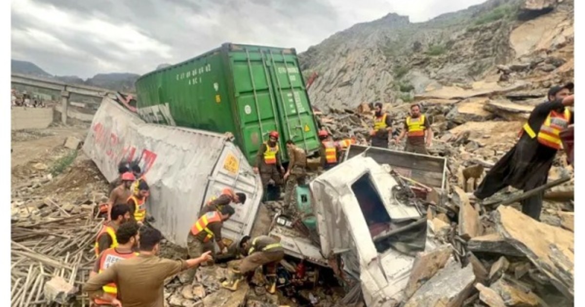 পাকিস্তানে ভয়াবহ ভূমিধস,২ জনের প্রাণ গেল