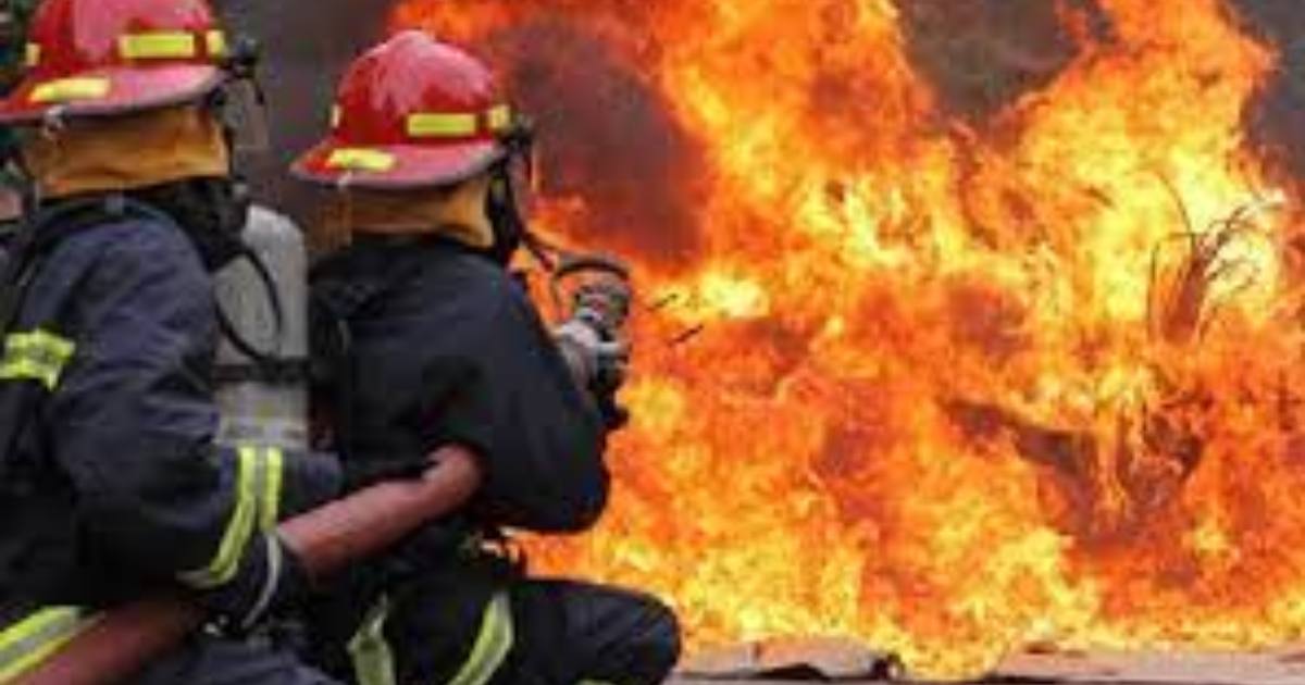 চট্টগ্রামে টায়ারের গোডাউনে আগুন