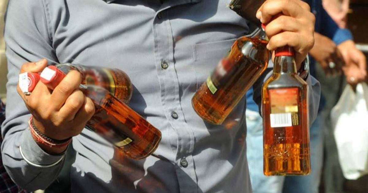 ভারতে বিষাক্ত মদপানে ১১ জনের মৃত্যু, হাসপাতালে ভর্তি ৩০