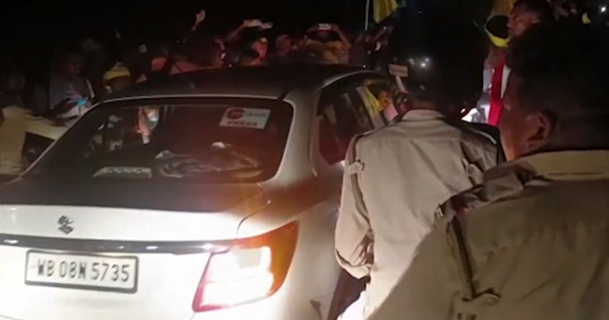 পশ্চিমবঙ্গের বন প্রতিমন্ত্রীর গাড়িতে হামলা