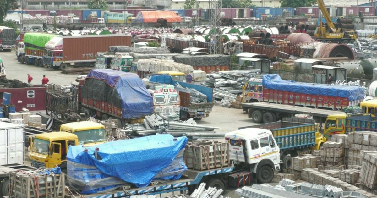 বেনাপোল বন্দরে অচল ক্রেন ও ফরক্লিপ, ভোগান্তিতে ব্যবসায়ীরা