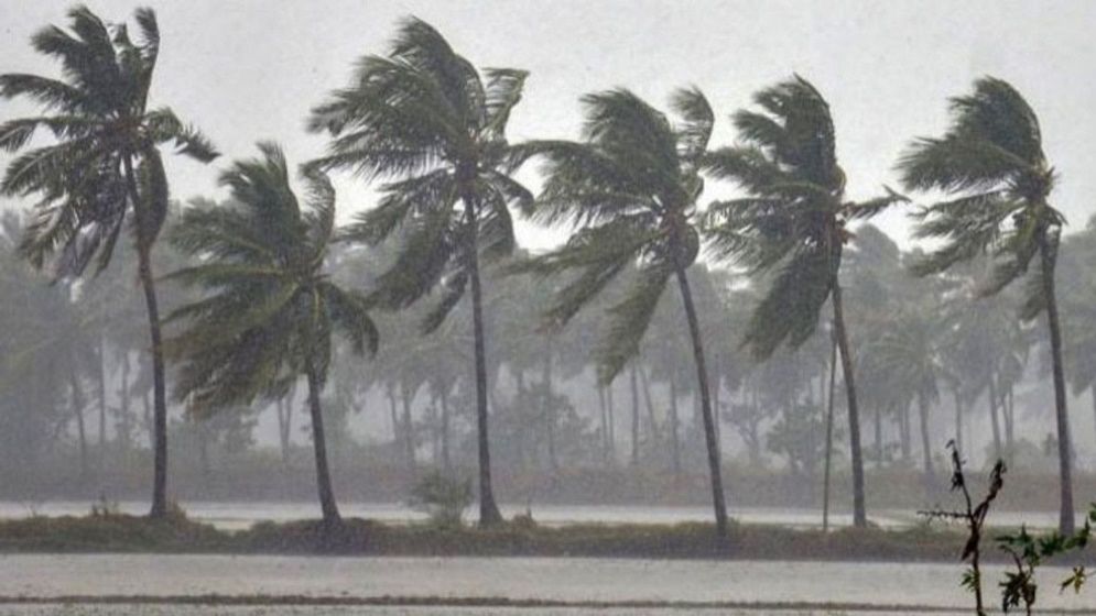 দুপুরের মধ্যে যেসব অঞ্চলে ঝড় ও বজ্রবৃষ্টির আভাস