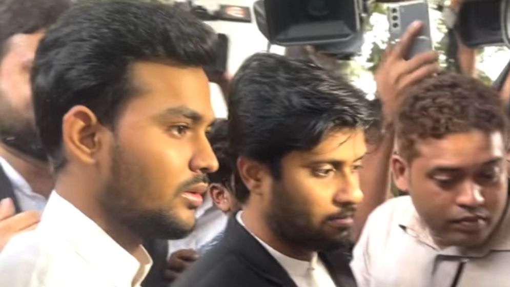 হাসিনার বিরুদ্ধে সাক্ষ্য দিতে ট্রাইব্যুনালে আসিফ মাহমুদ