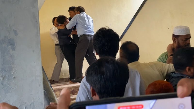 Clashes Between Teachers and Students,  Vice-Chancellor and Proctor Held Hostage