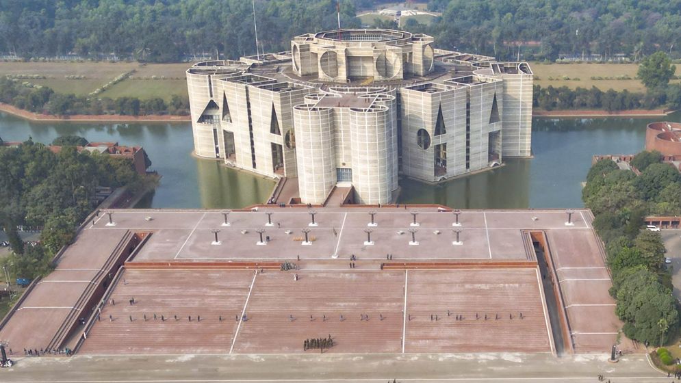 কিছুক্ষণের মধ্যেই নবনির্বাচিত সংসদ সদস্যদের শপথ