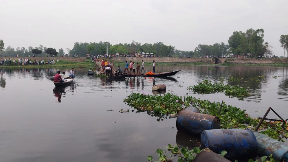 দেওয়ানগঞ্জে ড্রাম ব্রিজ নদীতে ভেঙে পড়ে মৃতের সংখ্যা বেড়ে দাঁড়িয়েছে চারজনে