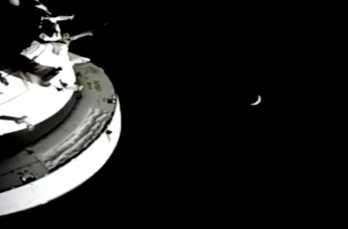 প্রথমবারের মতো চাঁদের উল্টো পিঠে ভ্রমণ, ইতিহাস গড়লেন ৪ নভোচারী