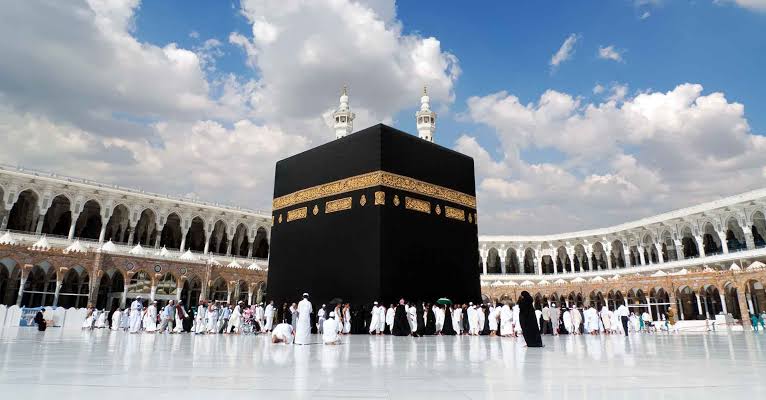 Govt announces three Hajj packages at lower costs