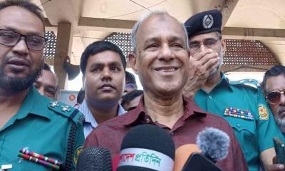ছেলে-মেয়ে সবাই দেশে, একা গিয়ে কী করব: সেফ এক্সিট প্রশ্নে স্বরাষ্ট্র উপদেষ্টা