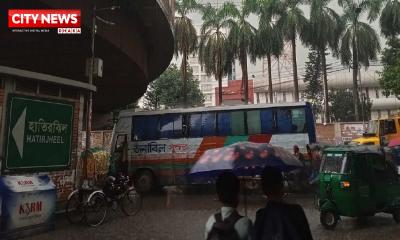 ঢাকায় সকালে মুষলধারে বৃষ্টি, নগরজীবনে ভোগান্তি