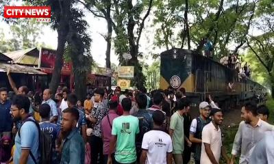 তিন দাবিতে বাকৃবি শিক্ষার্থীদের ঢাকা-ময়মনসিংহ রেলপথ অবরোধ