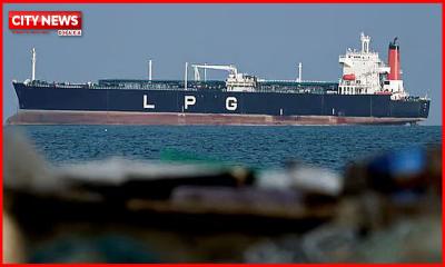 দ্বিতীয় প্রচেষ্টায় হরমুজ প্রণালি পার হলো চীনের দুই জাহাজ