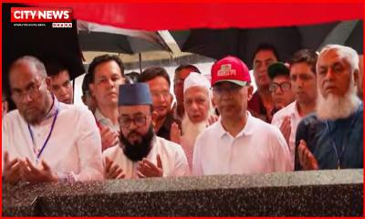 হযরত শাহজালালের মাজার জিয়ারত করলেন প্রধানমন্ত্রী