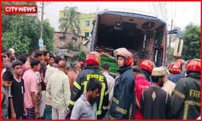 বগুড়ায় সাতসকালে বাসচাপায় ৬ দিনমজুর নিহত