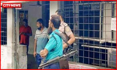 ফজরের নামাজ চলাকালে মসজিদে ঢুকে গুলি, আহত ২