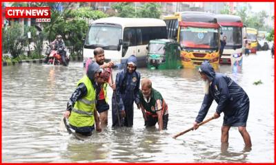 ভোর থেকেই ঢাকায় বৃষ্টি, জলাবদ্ধতায় জনদুর্ভোগ