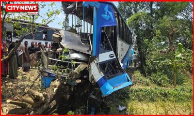 দুই বাসের মুখোমুখি সংঘর্ষে নিহত ৪
