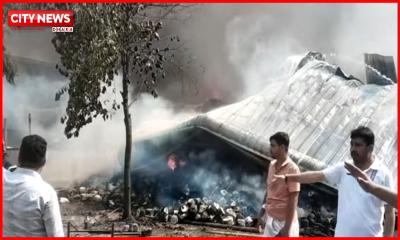 গাজীপুরে পোশাক কারখানায় আগুন, নিয়ন্ত্রণে ফায়ার সার্ভিসের ৫ ইউনিট