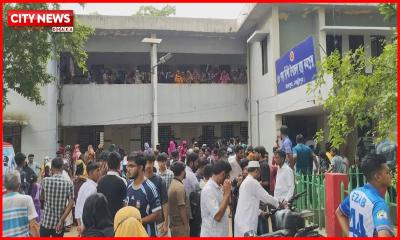 লক্ষ্মীপুরে ভাড়া বাসায় ঢুকে মা ও দুই মেয়েকে কুপিয়ে হত্যা