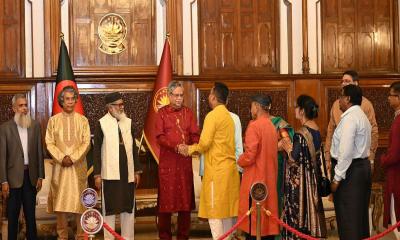 দুর্গাপূজা উপলক্ষে হিন্দু ধর্মাবলম্বীদের সঙ্গে রাষ্ট্রপতির শুভেচ্ছা বিনিময়