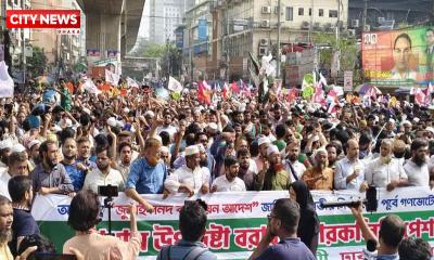 ৫ দফা দাবিতে উত্তাল পল্টন, যান চলাচল বন্ধ