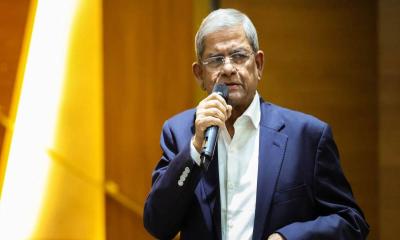 একটি রাজনৈতিক দল বিভিন্ন এলাকা থেকে ভোটারদের ঢাকায় স্থানান্তর করে আনছে: মির্জা ফখরুল