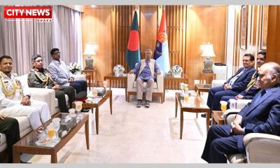 প্রধান উপদেষ্টার সঙ্গে তিন বাহিনীর প্রধানদের সাক্ষাৎ