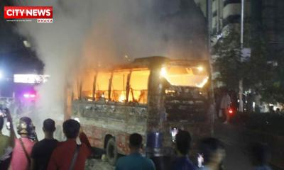 মহাখালীতে বাসে আগুন
