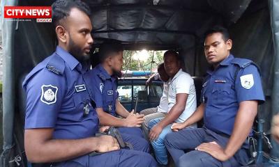 পঞ্চগড়ে দুদকের অভিযান সেটেলমেন্ট অফিসে চার দালাল আটক