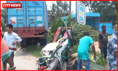 যশোরে কাভার্ডভ্যান-ইজিবাইক-ভ্যানের ত্রিমুখী সংঘর্ষ, নিহত ৪