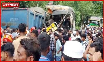 শাহরাস্তিতে বাস-ট্রাক মুখোমুখি সংঘর্ষ, নিহত ৩; আহত ১৫