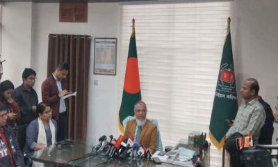 নির্বাচনে দায়িত্বে থাকা কর্মকর্তারা গণভোটের পক্ষে–বিপক্ষে যাবেন না