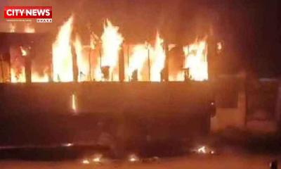 এবার বাড্ডায় বাসে আগুন
