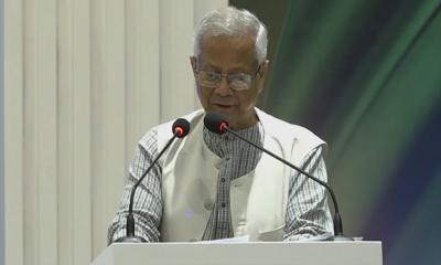 বাংলাদেশকে উৎপাদন হাবে পরিণত করতে চীনা ব্যবসায়ীদের প্রতি প্রধান উপদেষ্টার আহ্বান