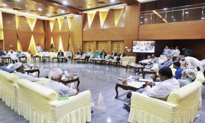 দলগুলোর মতপার্থক্য কাটেনি; রাজনৈতিক প্রতিশ্রুতির বাস্তবায়ন জরুরি বলে মত বিশ্লেষকদের