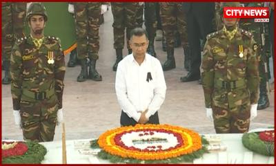 মায়ের কবরে তারেক রহমানের শ্রদ্ধা