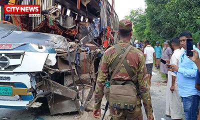 দিনাজপুরে দাঁড়িয়ে থাকা ট্রাকে বাসের ধাক্কা, নিহত ৫