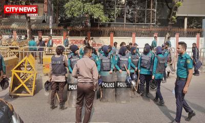 শিক্ষা ভবনের সামনে পুলিশের নিরাপত্তা জোরদার