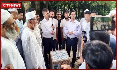 নড়াইলে ‘মহিলা কলেজ পাড়া’ সড়কের উদ্বোধন করলেন খুলনা বিভাগীয় কমিশনার