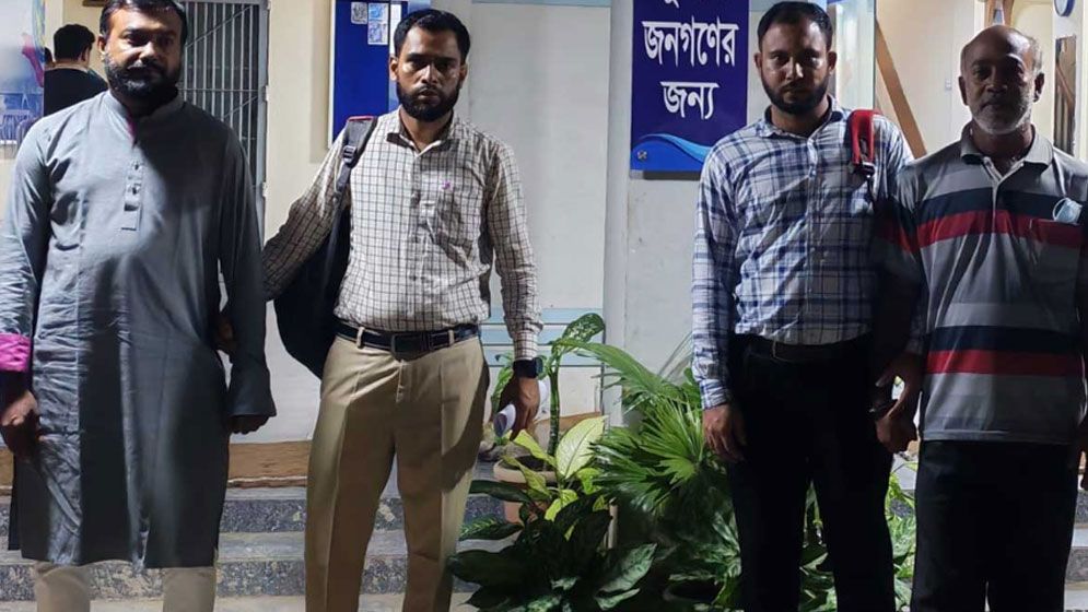 সাবেক মন্ত্রী সাইফুজ্জামানের অর্থ পাচারের এজেন্ট আজিজ ও উৎপল গ্রেফতার