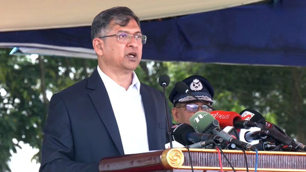 বর্তমান পোশাকে পুলিশ সদস্যরা সন্তুষ্ট নয়: স্বরাষ্ট্রমন্ত্রী