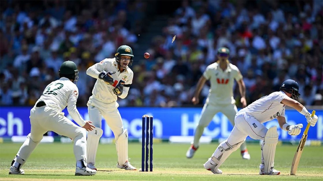 আর্চারের ৫ উইকেট, তবু ধুঁকছে ইংল্যান্ড