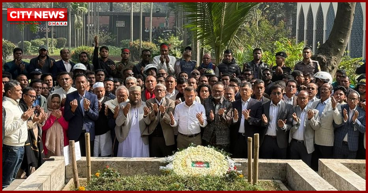 ওসমান হাদির কবর জিয়ারত করলেন তারেক রহমান