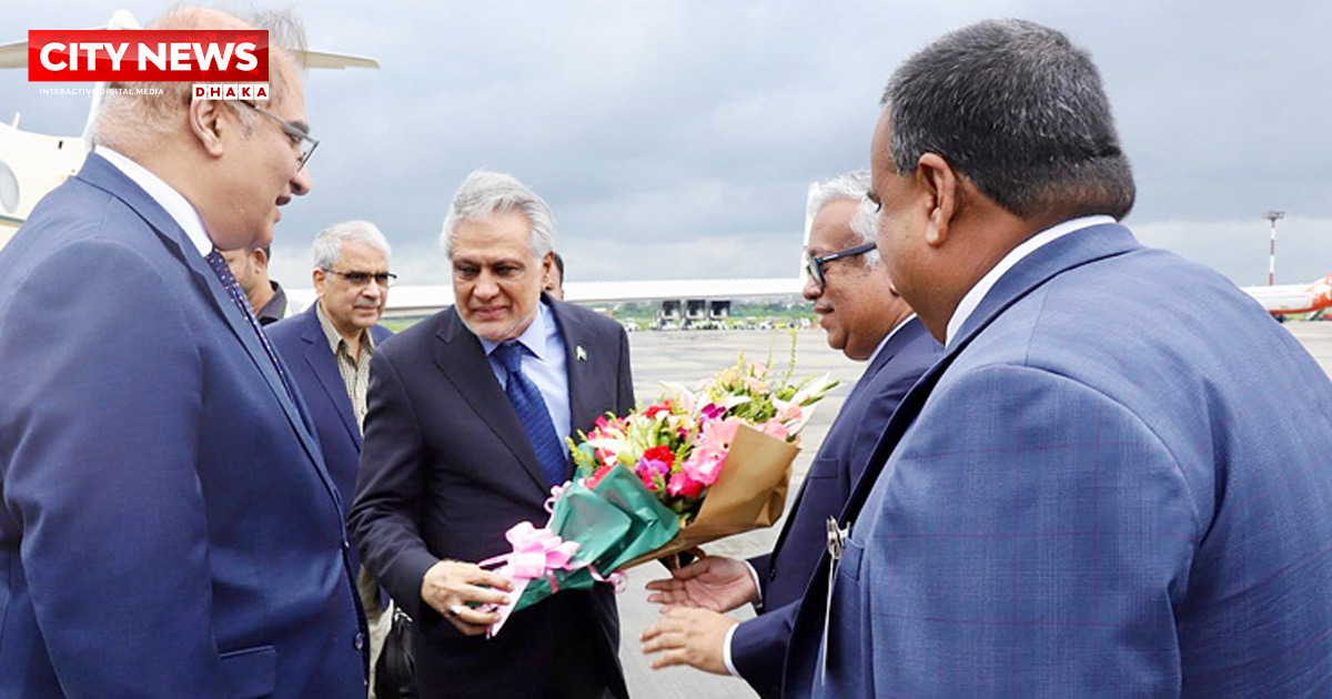 ১৩ বছর পর ঢাকায় পাকিস্তানের পররাষ্ট্রমন্ত্রী